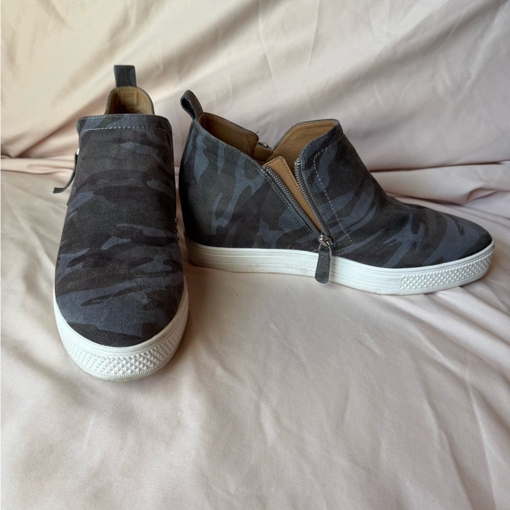 Susina Wedge Blue Camo Sneakers